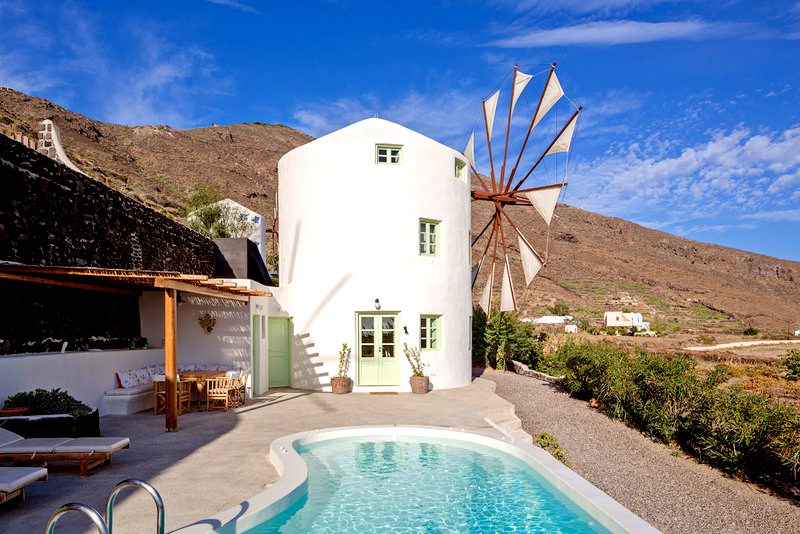 Old Mill to rent in Santorini